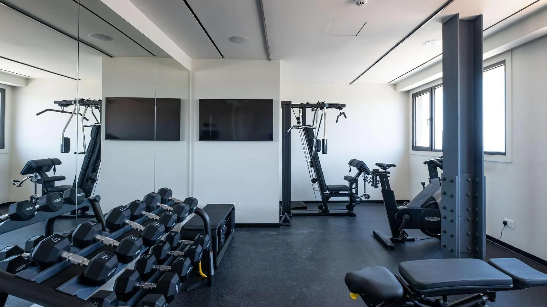 Mercure Larnaca City فندق