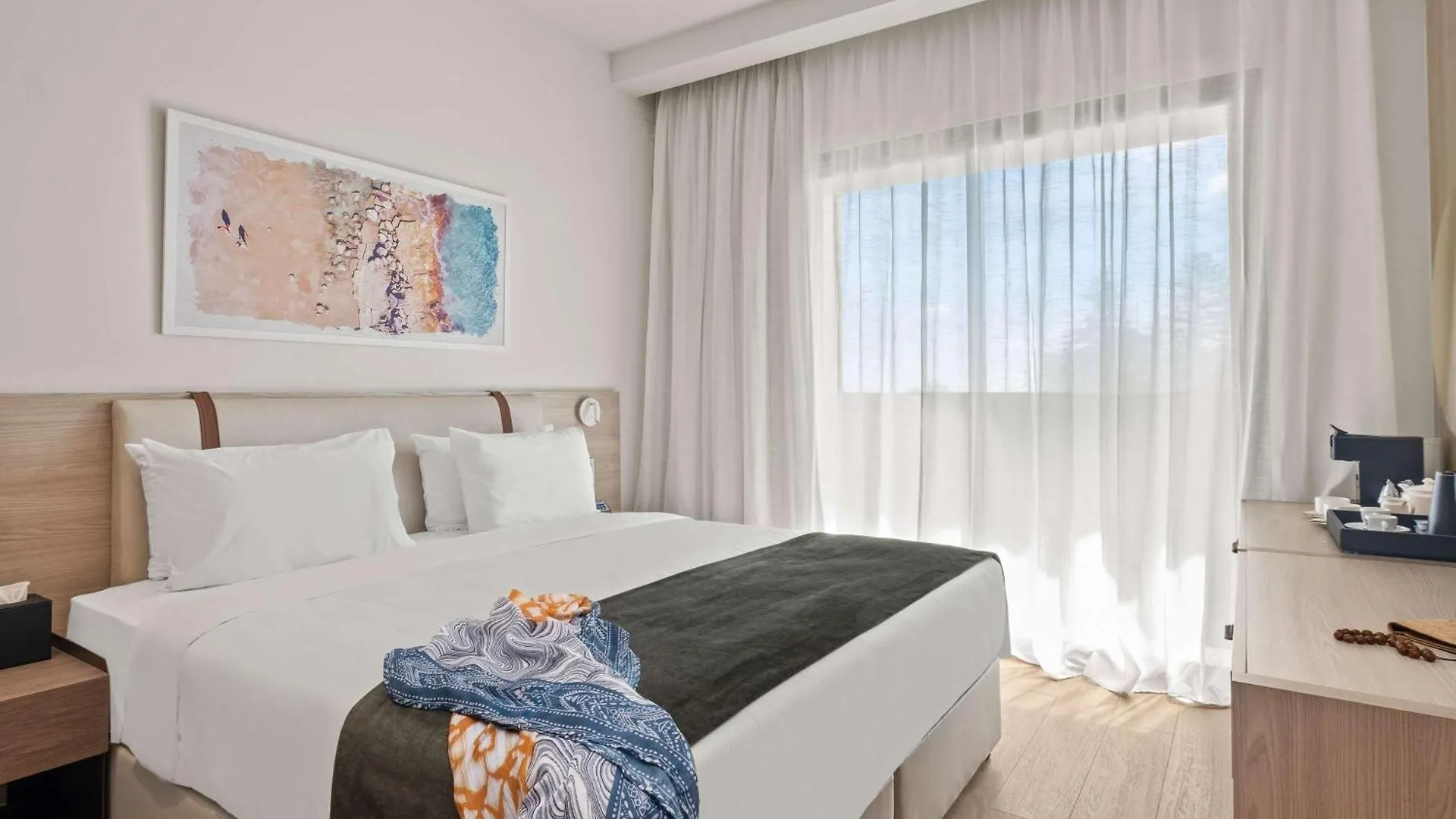 Mercure Larnaca City