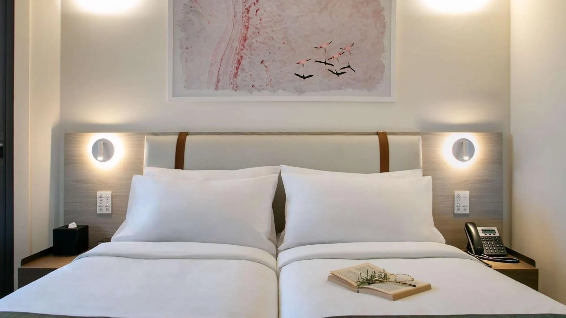 Mercure Larnaca City 3*,